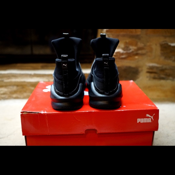 Puma shoes - Picture 3 of 5